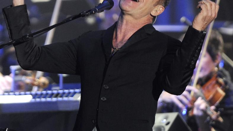 Sting bo v petek z orkestrom Slovenske filharmonije nastopil v Stožicah. (Foto: 