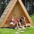 Gostje so nad novo ponudbo – lesenima šotoroma gozdnima vilama – navdušeni, kar 