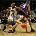 Steve Nash v dresu Phoenixa.
