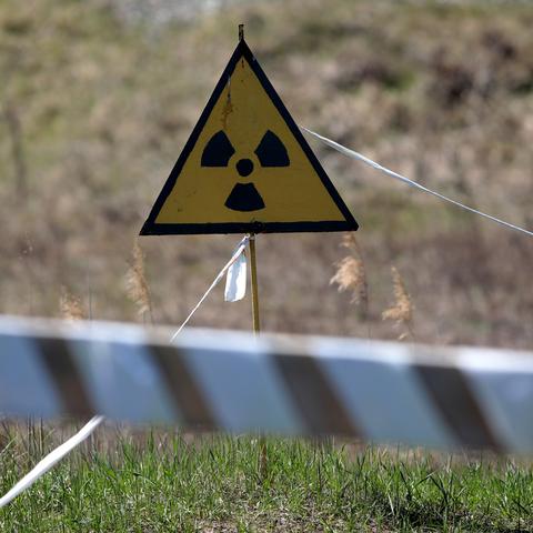 znak sevanje radioaktivno sevanje jedrsko nuklearno