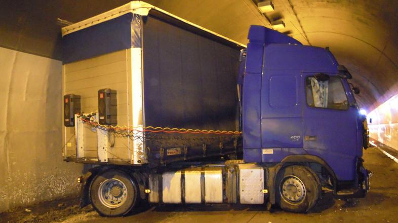 Nesreča v predoru Golo rebro