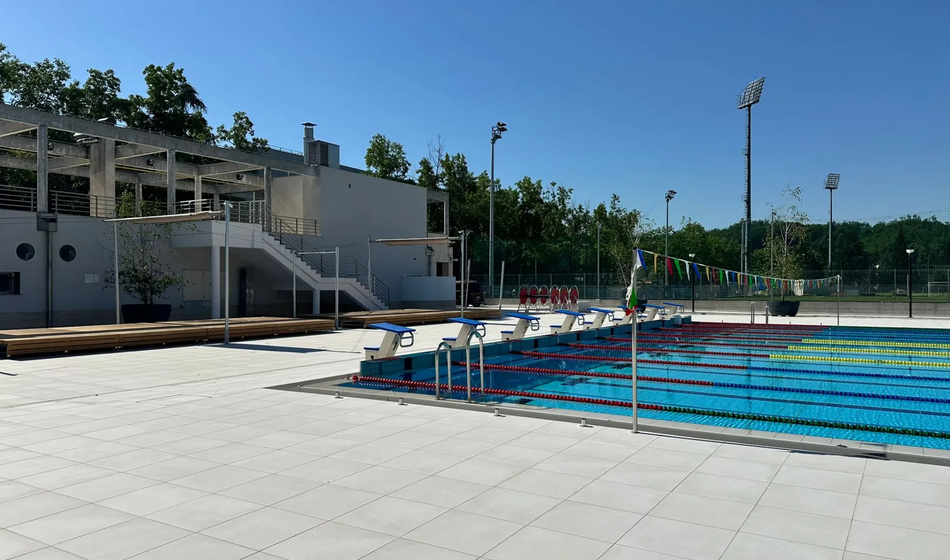 Foto, video: Po številnih zapletih so končno odprli letni ba
