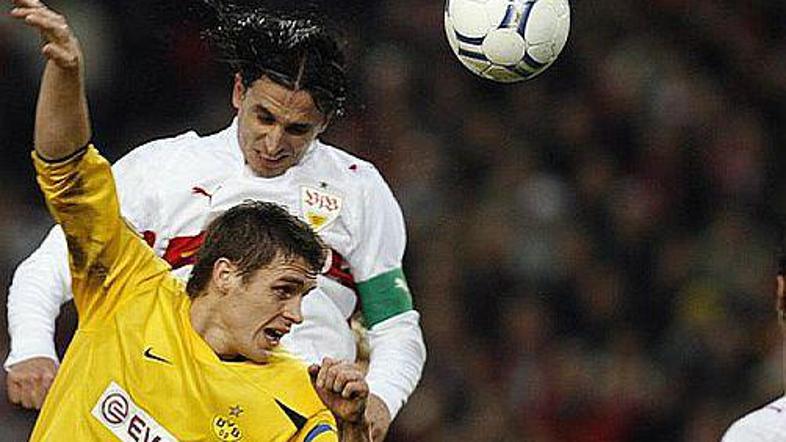 Fernando Meira je z visokim skokom pokopal Energie Cottbus.