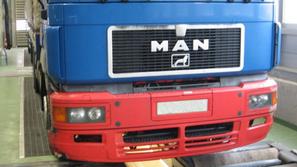 Neizpraven tovornjak