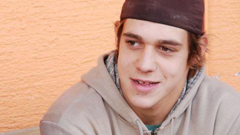 Gašper pravi, da soigralci nanj ne gledajo nič drugače, ker je Anžetov brat.