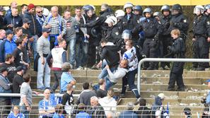 Darmstadt Eintracht Frankfurt navijači policija aretacije