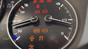 Opozorilne lučke na armaturni plošči