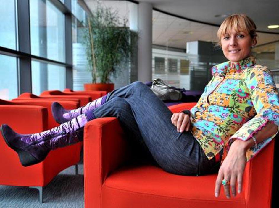 Alenka Bikar teka Sonje Roman ni spremljala v živo.