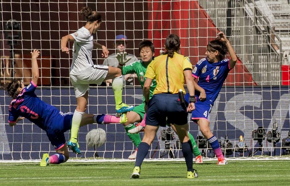 Carli Lloyd zadene gol proti Japonski na svetovnem prvenstvu žensk