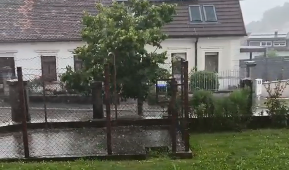 Nevihte zajele del države, s seboj nosijo ...