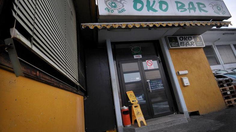 Lokal, kjer naj bi predvčerajšnjim grobo izsiljevali, je bil včeraj zaprt, prikl