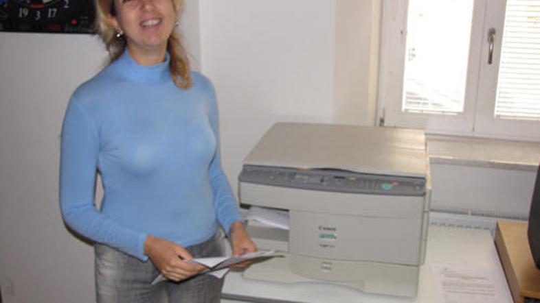 Christina Mazmanyan pomaga pri izvajanju socialno-preventivnega programa v Škrlo