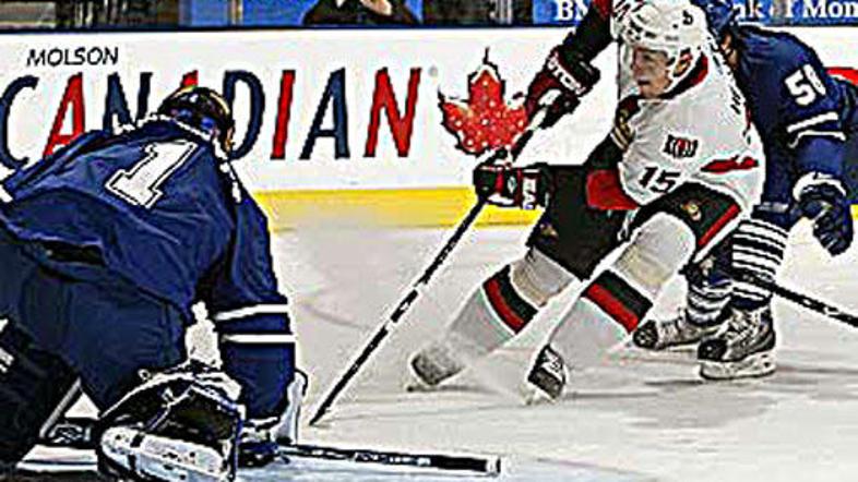 Hokejisti Ottawe so po podaljšku ugnali Toronto.