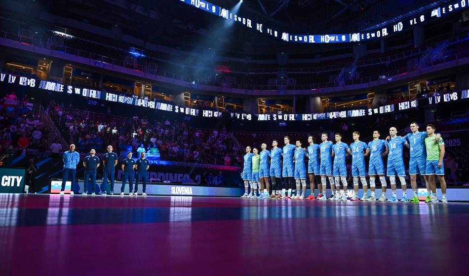 Slovenski odbojkarji se počasi zbirajo v pričakovanju prvega vrhunca leta