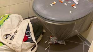 Razdejanje na stranišču v Piranu