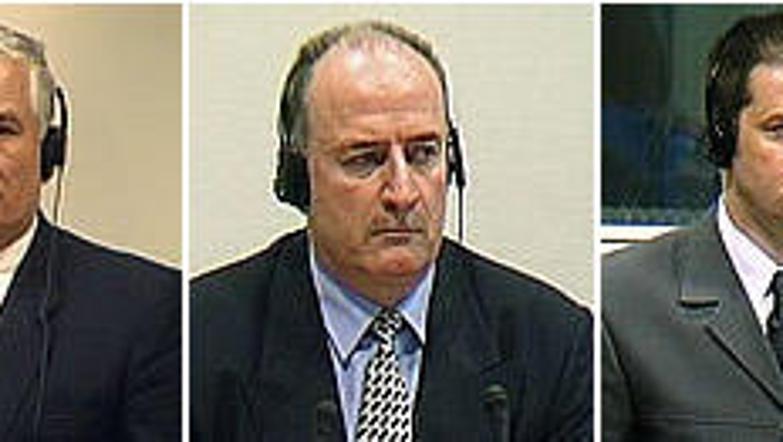 Na sliki od leve proti desni trije pripadniki vukovarske trojke: Mile Mrkšić, Ve