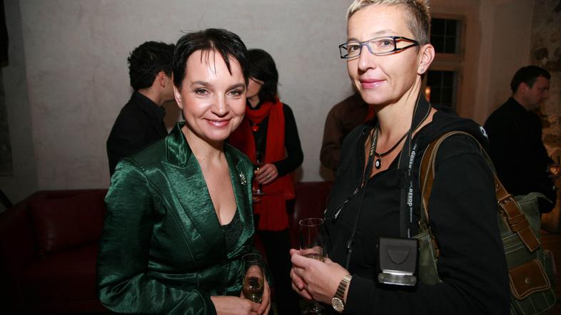 Vida Petrovčič (na sliki levo) se bo kmalu poročila.