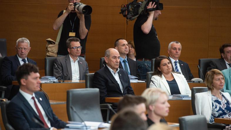 Ustanovna seja dz državni zbor parlament Janez Janša
