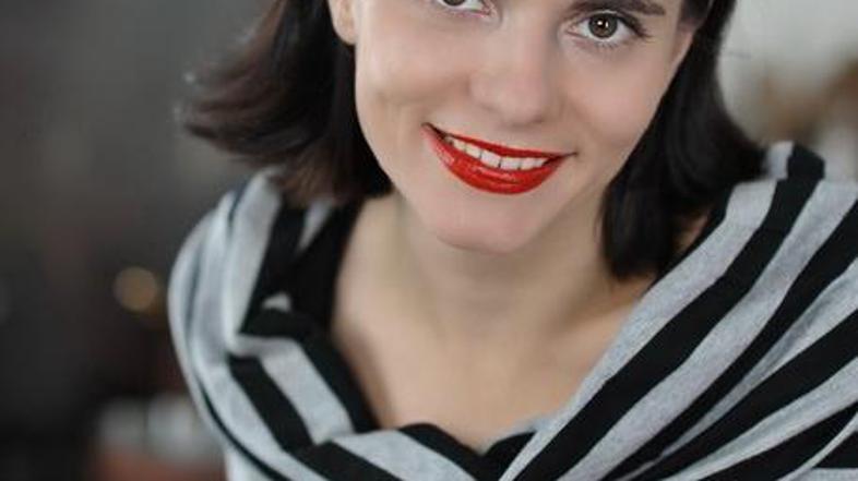 Tako dolgo berem horoskopske napovedi, dokler ne najdem tiste, ki mi je všeč.(Fo