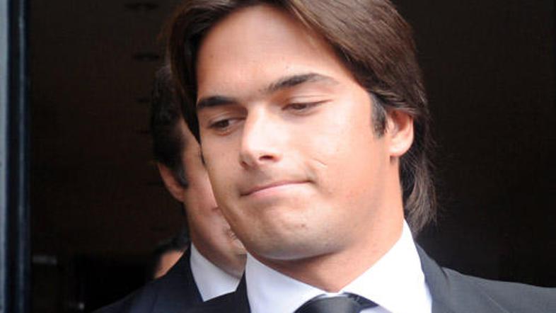 Nelson Piquet mlajši je bil po zaslišanju mrkega obraza in ponižan.