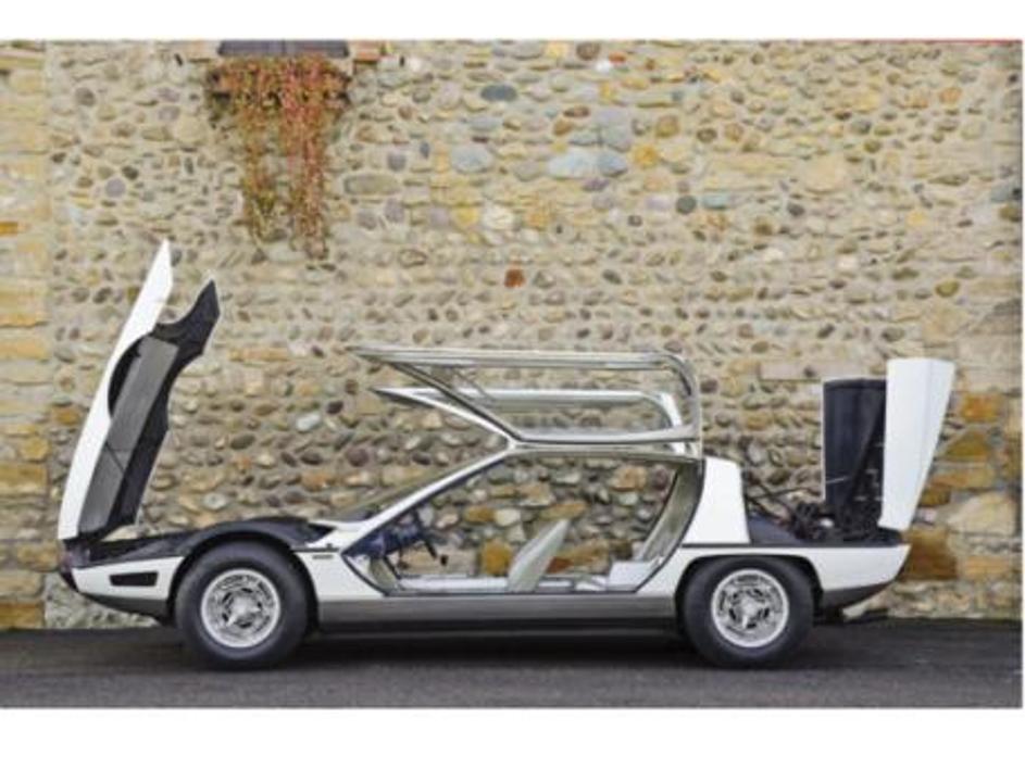 Največ so pri Bertoneju iztržili za Lamborghini Marzal fetching, ki so ga prodal