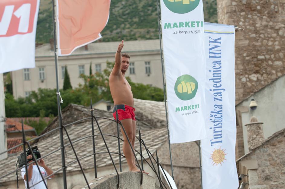 skoki v vodo stari most mostar