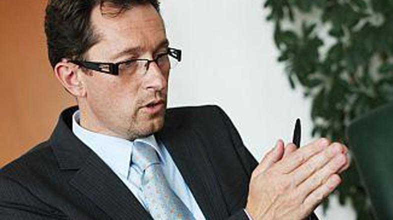 Dvig fiksnih plač sodnikov po Virantovem mnenju ustvarja nova nesorazmerja, zlas