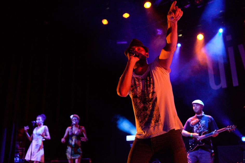 Gentleman v Kinu Šiška