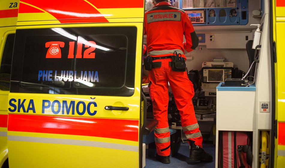 Zažgal je invalida, nato pa ga polival s coca-colo