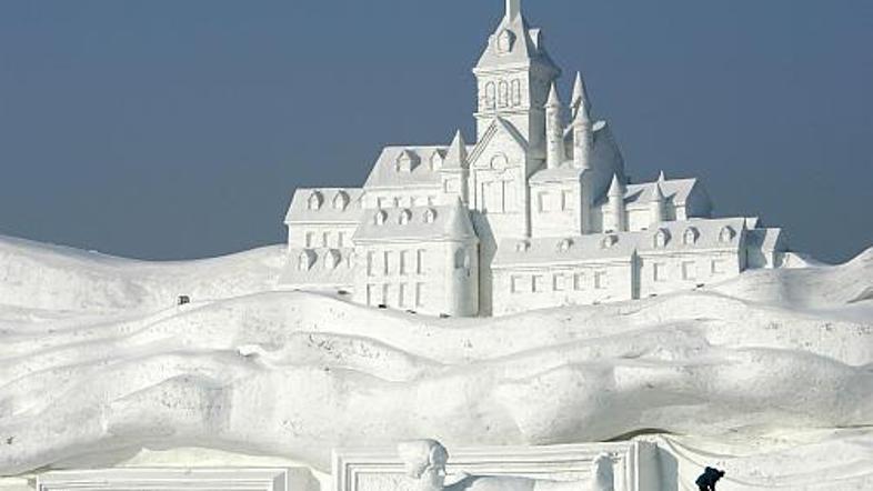 Umetnine bodo stale, dokler jih ne bo stalilo sonce.