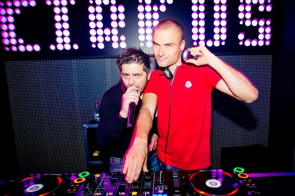 Ste se vrteli ob oldies goldies vibracijah?