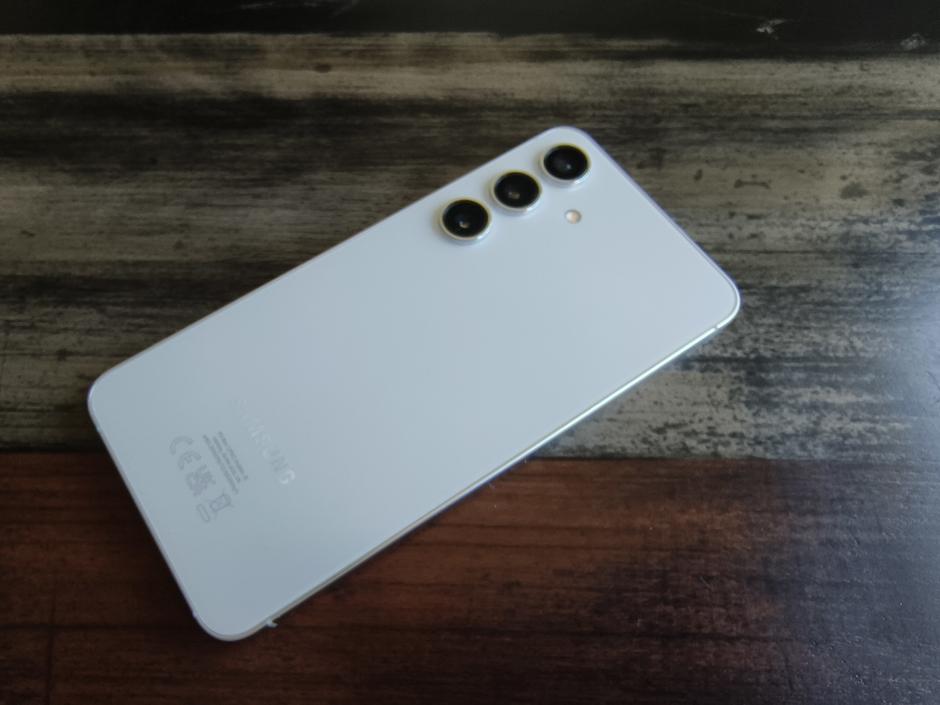 Samsung Galaxy S24 | Avtor: D. J.