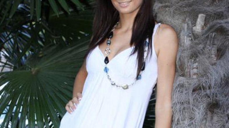 Amela Ćehić je postala prva slovenska miss priljubljene družabne mreže Facebook.