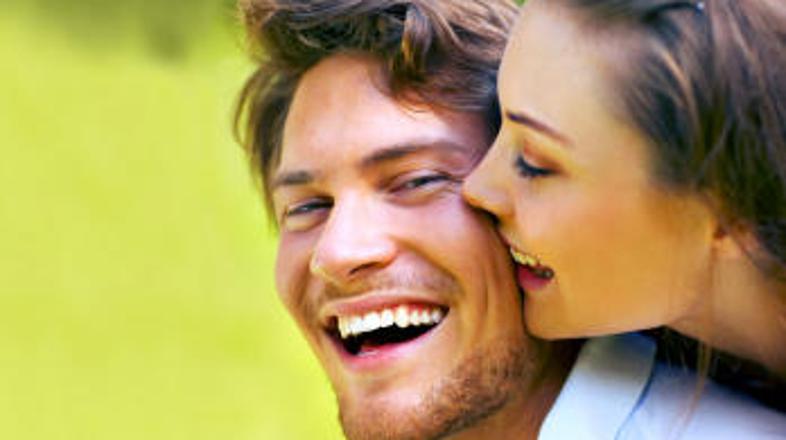 Čustveno nabiti spomini se močno usidrajo.