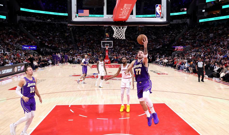 Neverjetni prizori, klop Los Angeles Lakers izžvižgala Luko