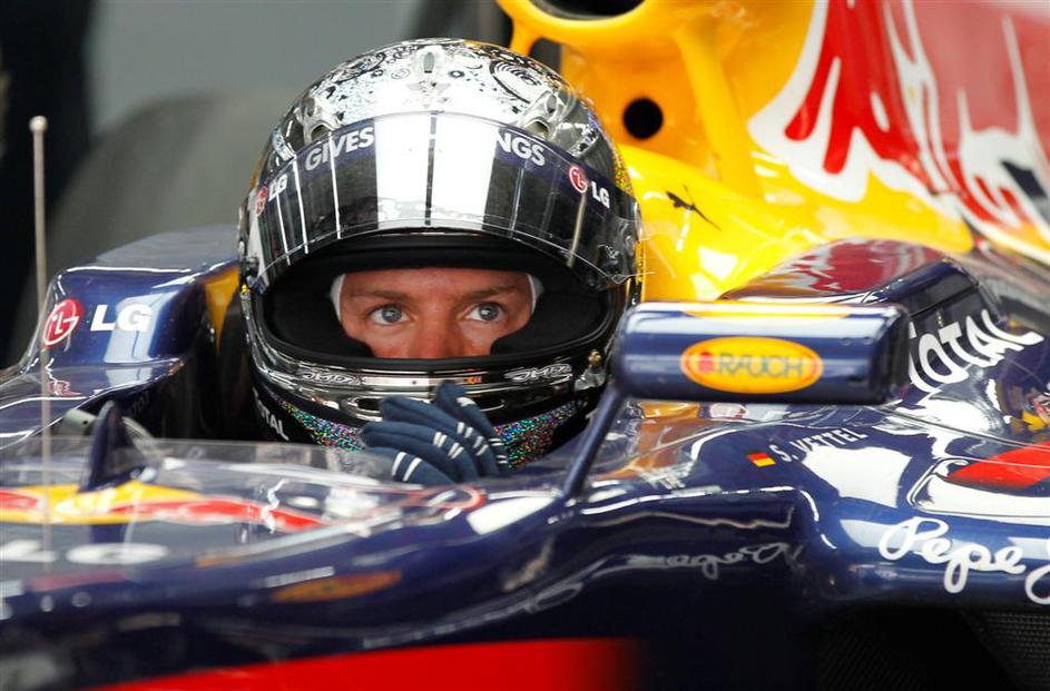 Sebastian Vettel Red Bull čelada