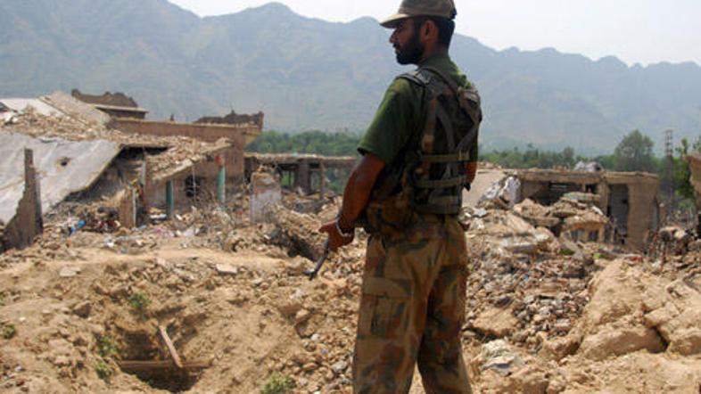 Pakistanska vojska je porušila oporišča talibanov v dolini Swat, kamor se je zač