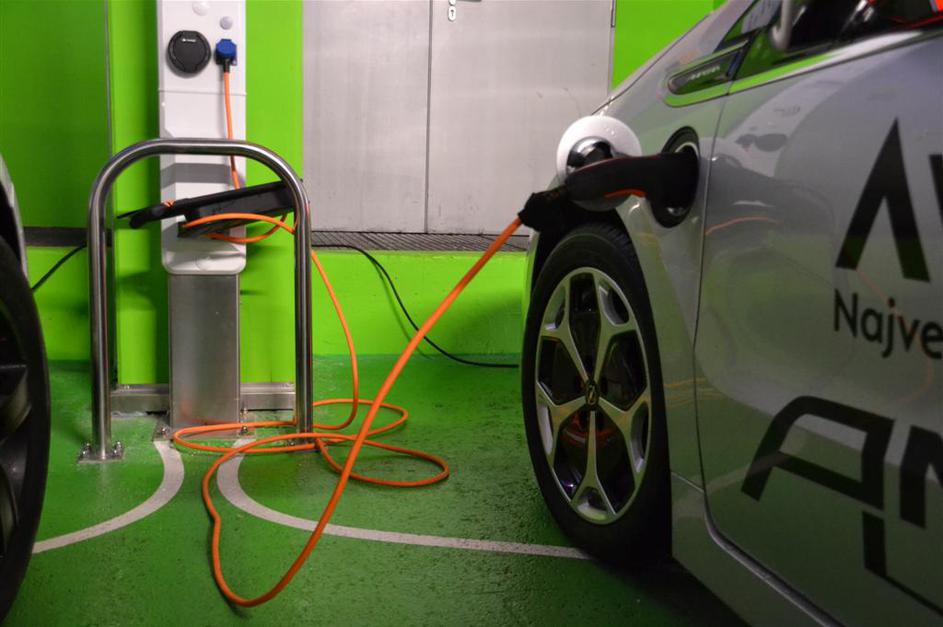 Električna polnilnica v Cityparku