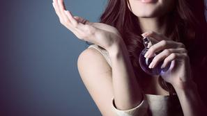 parfum dišava ženskla parfumiranje