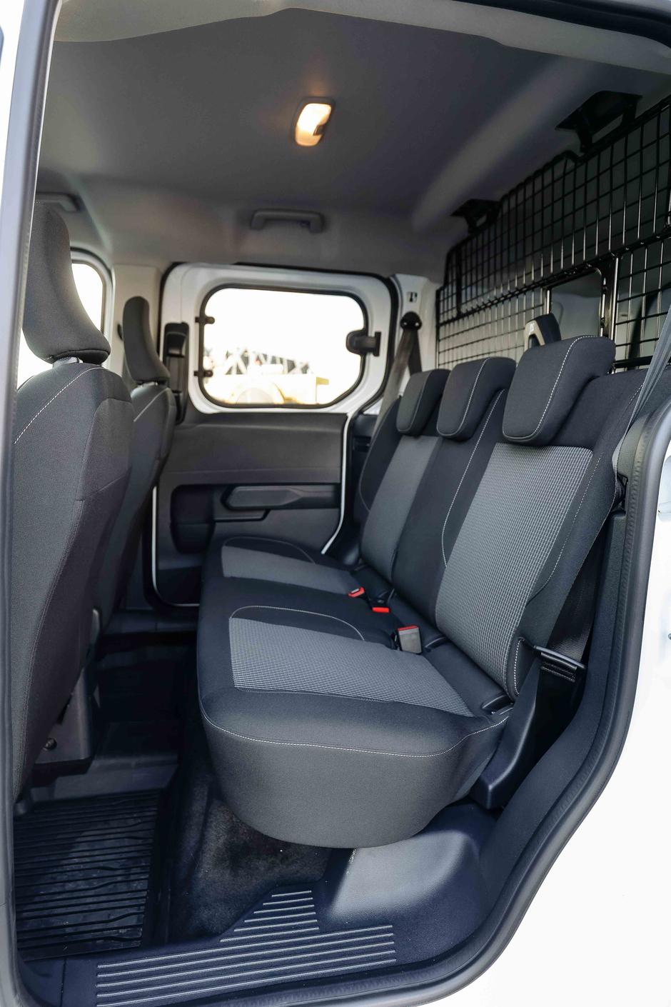 ford transit courier furgon | Avtor: Saša Despot