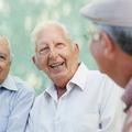 starejši ljudje upokojenci starostniki starost