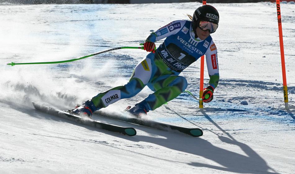 Nora igra stotink še drugič osrečila isto smučarko