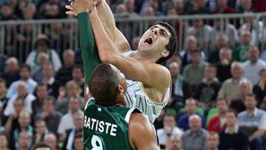 Batiste (št. 8), ki ga kličejo The Beast (Zver), je prikazal potezo v slogu svoj