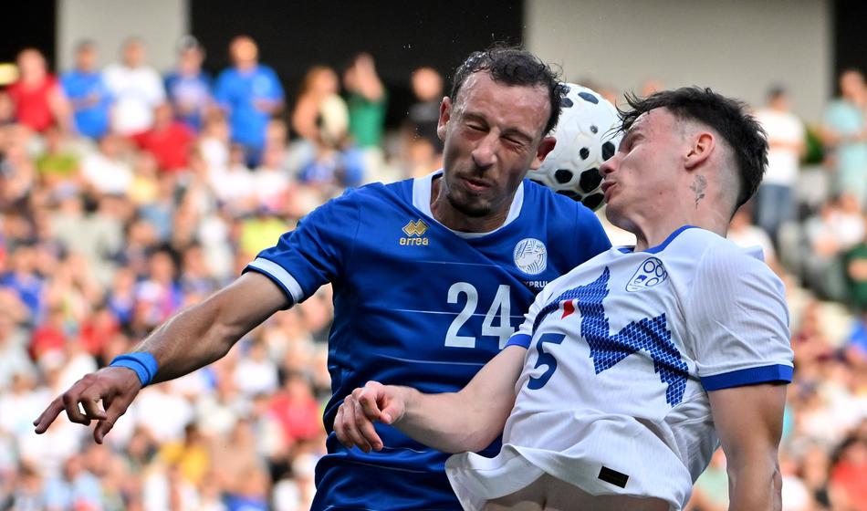 Slovenija s številčno premočjo do remija v Stožicah