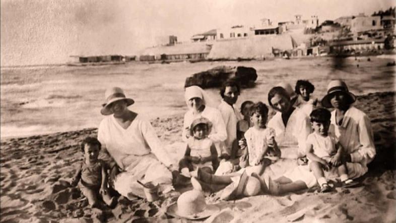 Dokumentarni film o Aleksandrinkah je nastajal dve leti in je bil posnet na loka