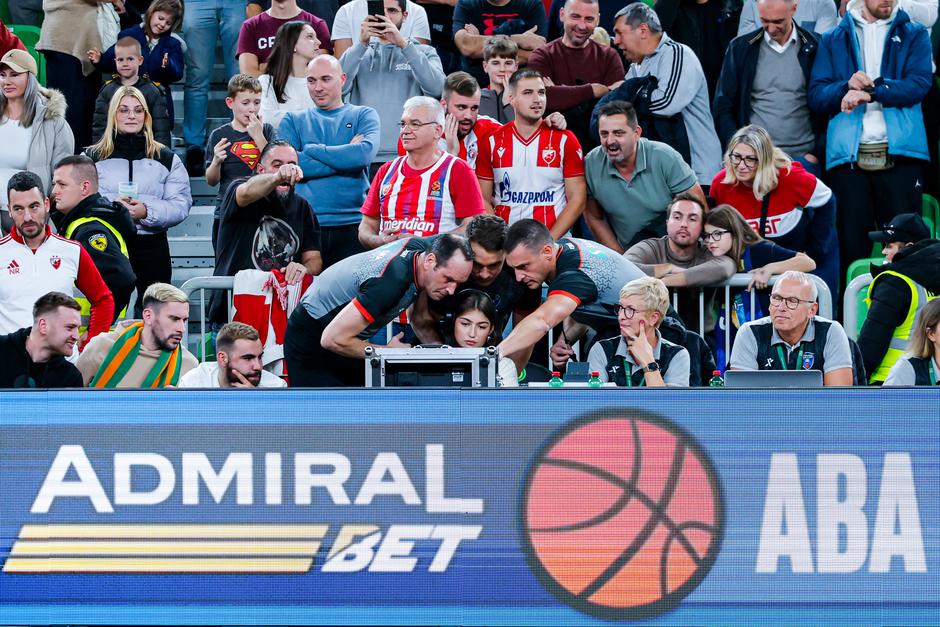 Sodniki na tekmi Cedevita Olimpija : Crvena zvezda | Avtor: Cedevita Olimpija/Aleš Fevžer