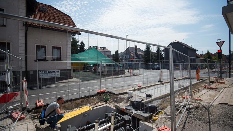Gradbišče na križišču Verovškove in Drenikove ulice v Ljubljani.