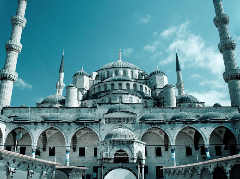 Modra mošeja je edina istanbulska mošeja s šestimi minareti. (Foto: Shutterstock