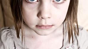 Nasilje nad otrokom lahko vsakdo anonimno prijavi na straneh ministrstva za notr