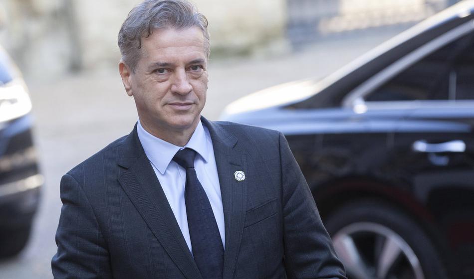 Ponoči so sprejeli Šutarjev zakon, že so se oglasili iz Bruslja